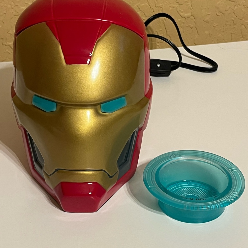 Marvel's Iron Man Scentsy Wax Warmer and Night Lite New In Box